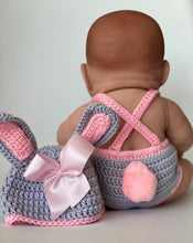 Cargar imagen en el visor de la galería, Overol Coneja 9 meses (Tejido)