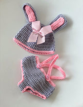 Cargar imagen en el visor de la galería, Overol Coneja 9 meses (Tejido)